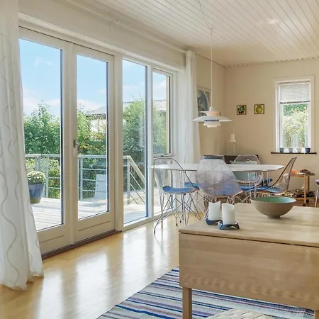 Semesterbostad 2 Bedroom Cozy In Allinge-Sandvig