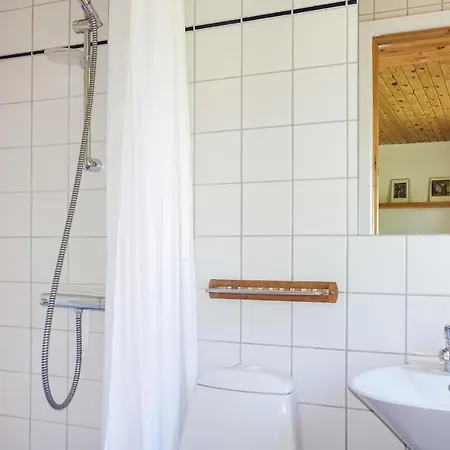 2 Bedroom Cozy In Allinge-Sandvig
