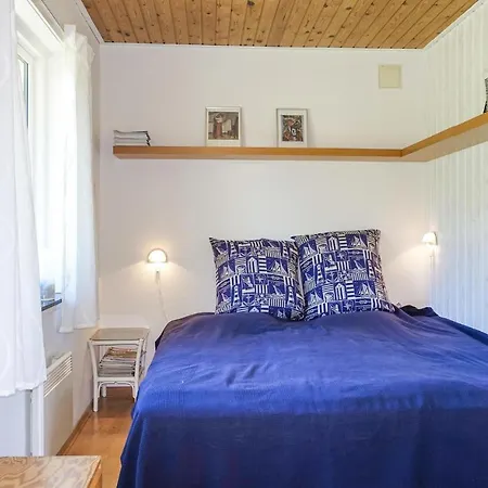 Prázdninový dům 2 Bedroom Cozy In *