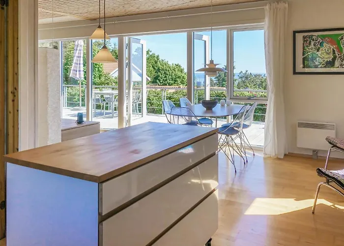 2 Bedroom Cozy In