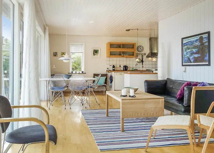 2 Bedroom Cozy In