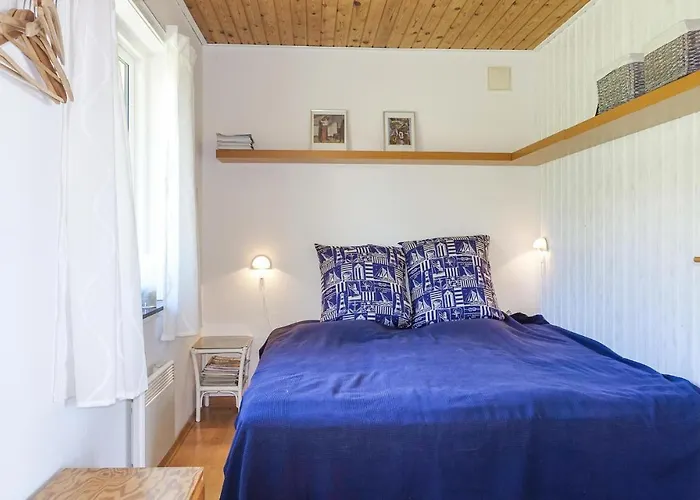 Prázdninový dům 2 Bedroom Cozy In *