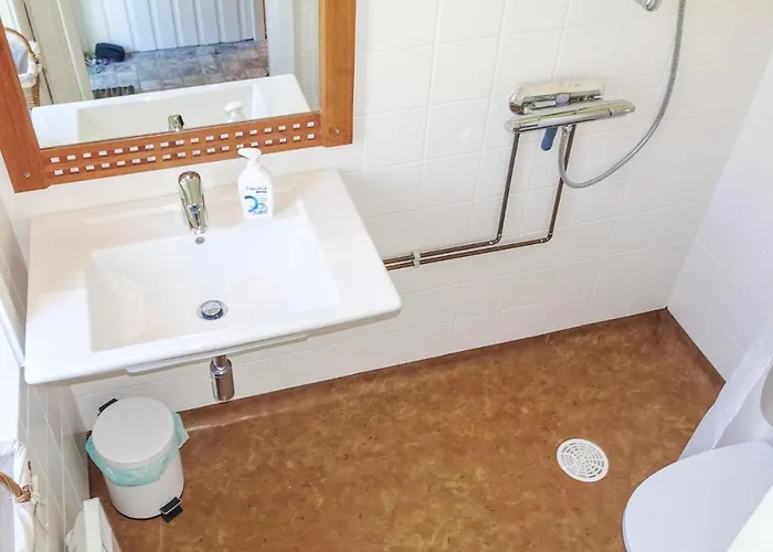 2 Bedroom Cozy In Prázdninový dům Allinge-Sandvig