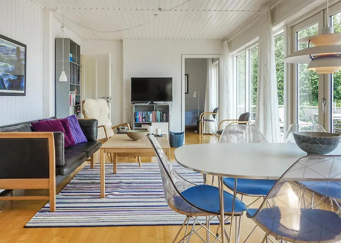 2 Bedroom Cozy In